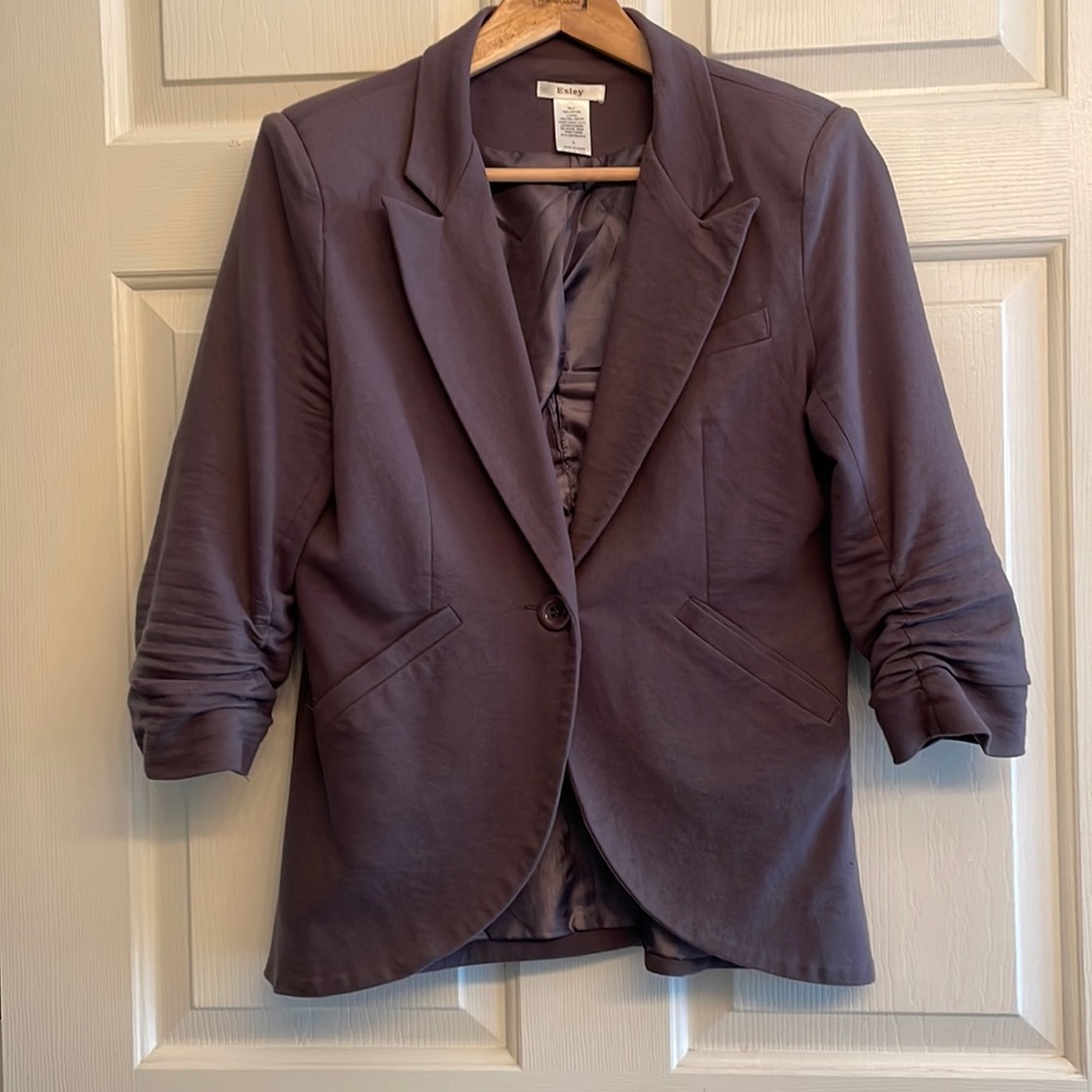 ModCloth’s famous Esley jersey 3/4 sleeve blazer